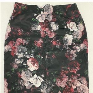 Joseph Ribkoff Skirt l, size small, barely worn